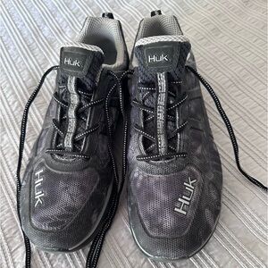 Huk Sneakers Mens 9.5 Black Huk Attack Performance Fishing Angler